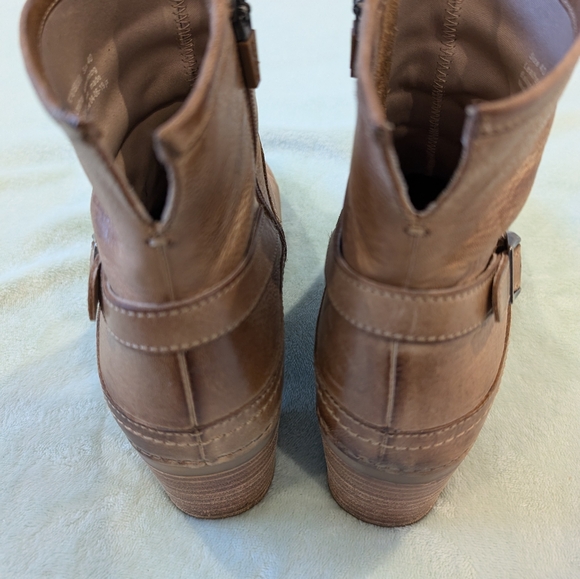 Dansko Heeled Booties - 40 - Honey - Picture 9 of 10